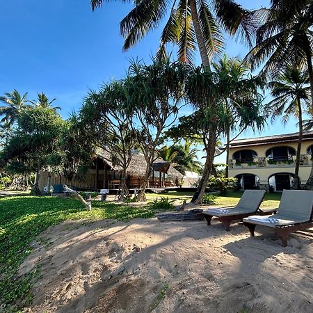 Cookie Aunt Beach Hotel Bentota Buitenkant foto