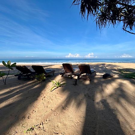 Cookie Aunt Beach Hotel Bentota Buitenkant foto
