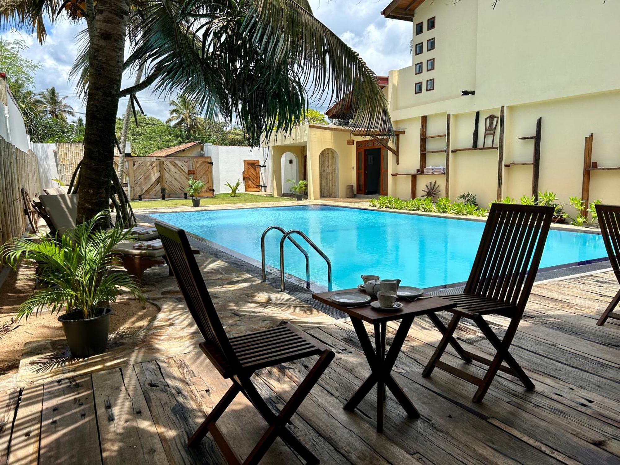 Cookie Aunt Beach Hotel Bentota Buitenkant foto